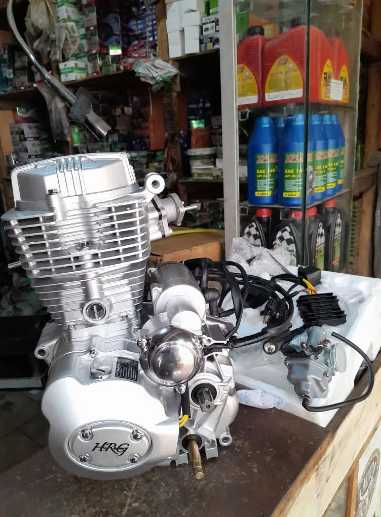 Moteur CG200 disponible avec moi